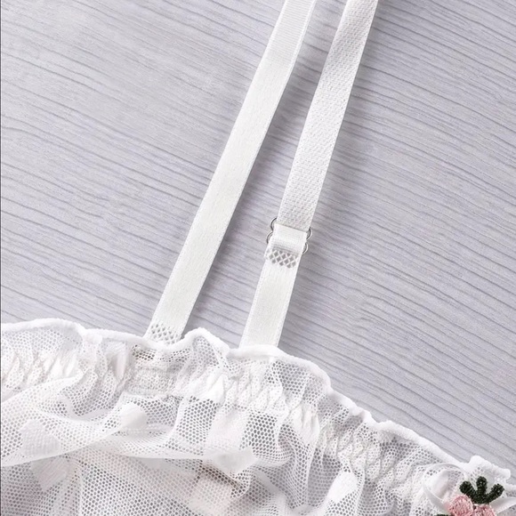 Elegant Sheer Hearts Lingerie Set - Picture 5 of 8